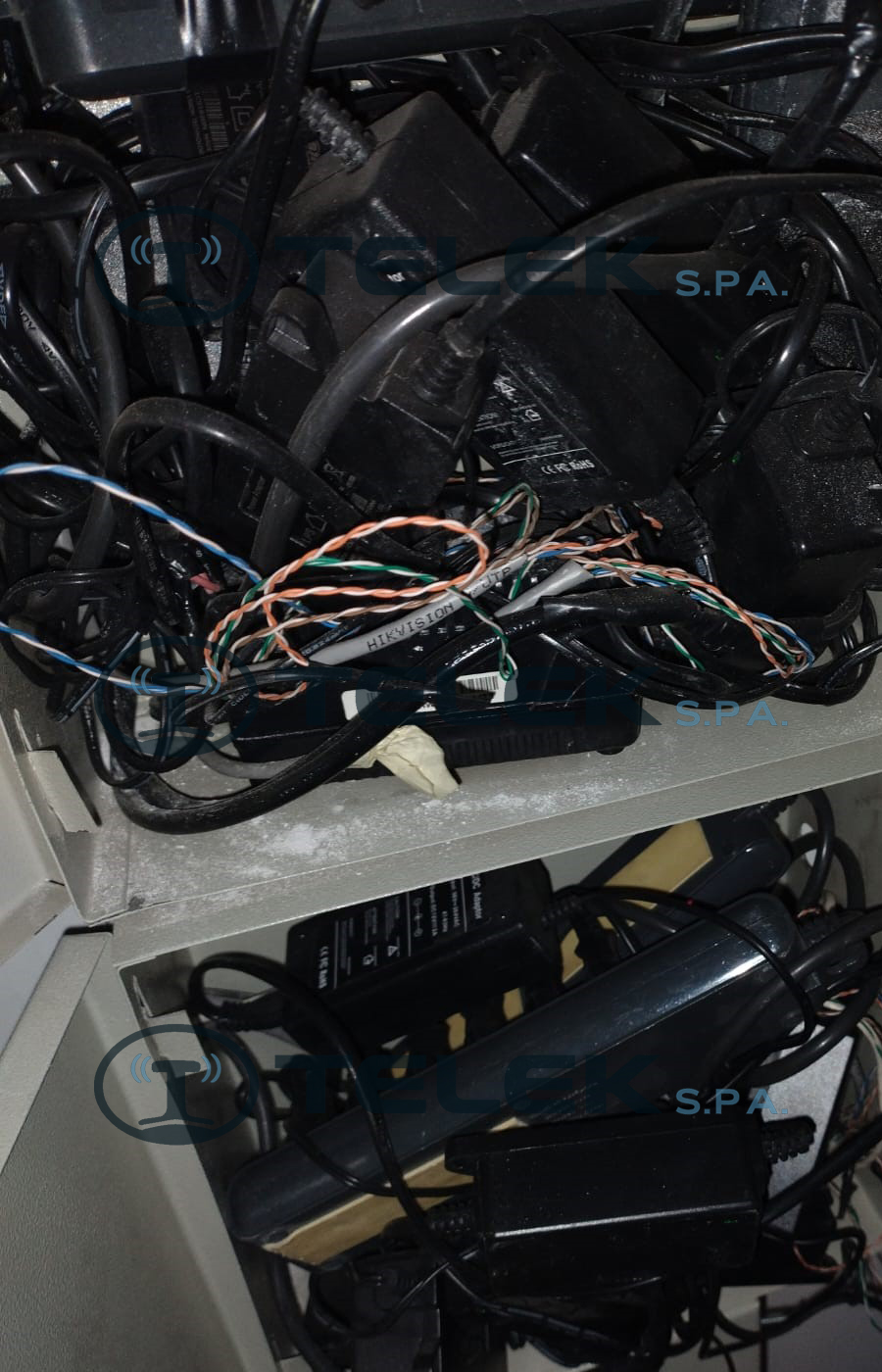 Ordenamiento de rack y redes industriales TELEK
