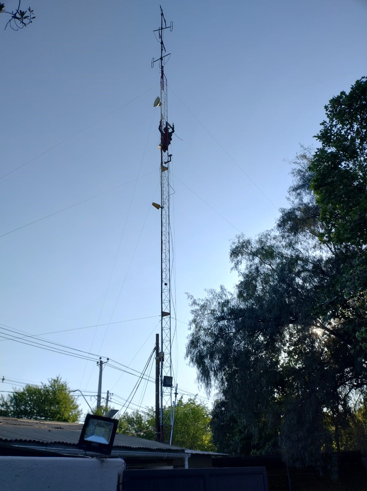 Redes industriales enlaces inalámbricos fibra óptica y conectividad remota TELEK