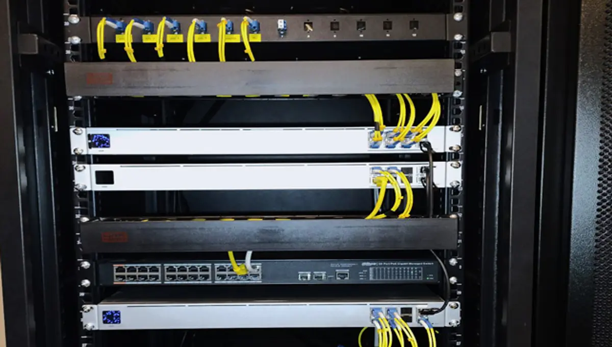 FIBRA ÓPTICA Y REDES