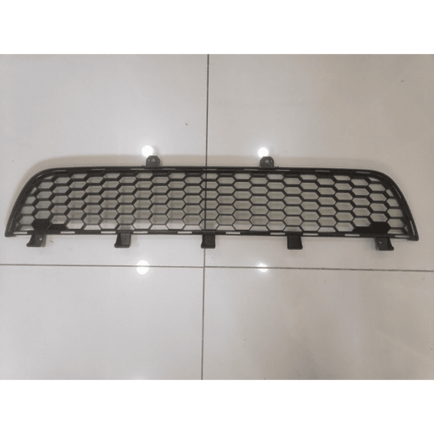 Moldura Rejilla Parachoque Mitsubishi L200 2011-2015  3