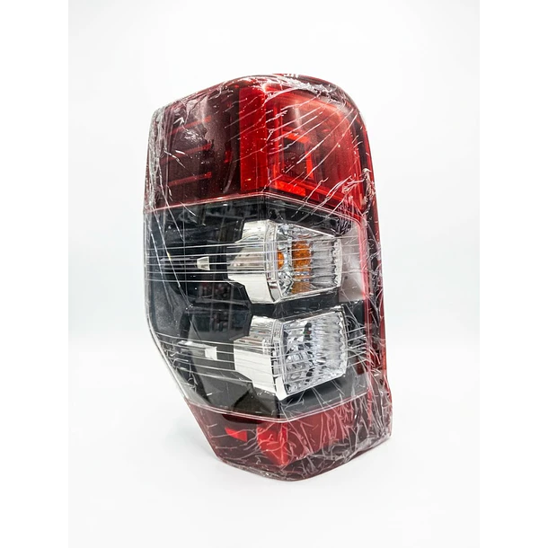 Foco Trasero Izquierdo Mitsubishi New L200 2019-2023  2