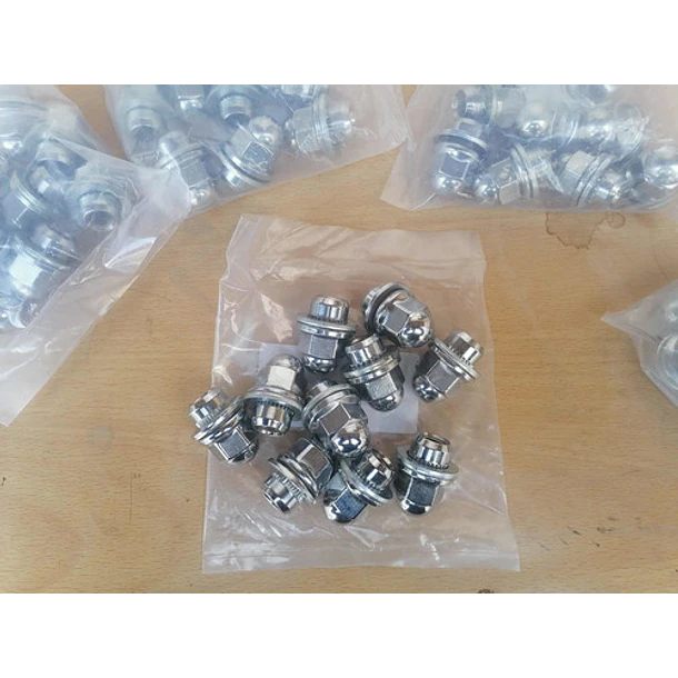 Juego Tuercas De Rueda Mitsubishi Montero G2 2009-2015 4