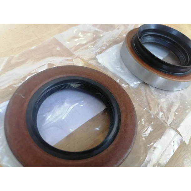 Retenes Diferencial Mitsubishi Montero G2 2009-2015 Del. Y Tras. 4