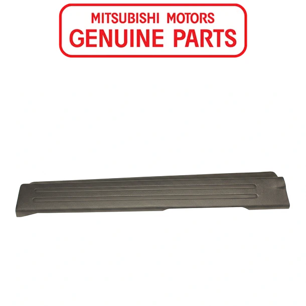 Moldura Zocalo Puerta Delantero L200 2016-2024 Original RH 1