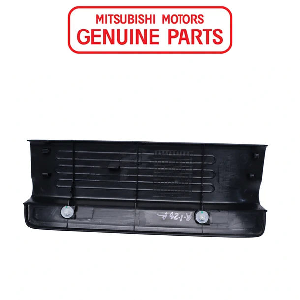 Moldura Zocalo Puerta Trasera L200 2016-2024 Original RH 3