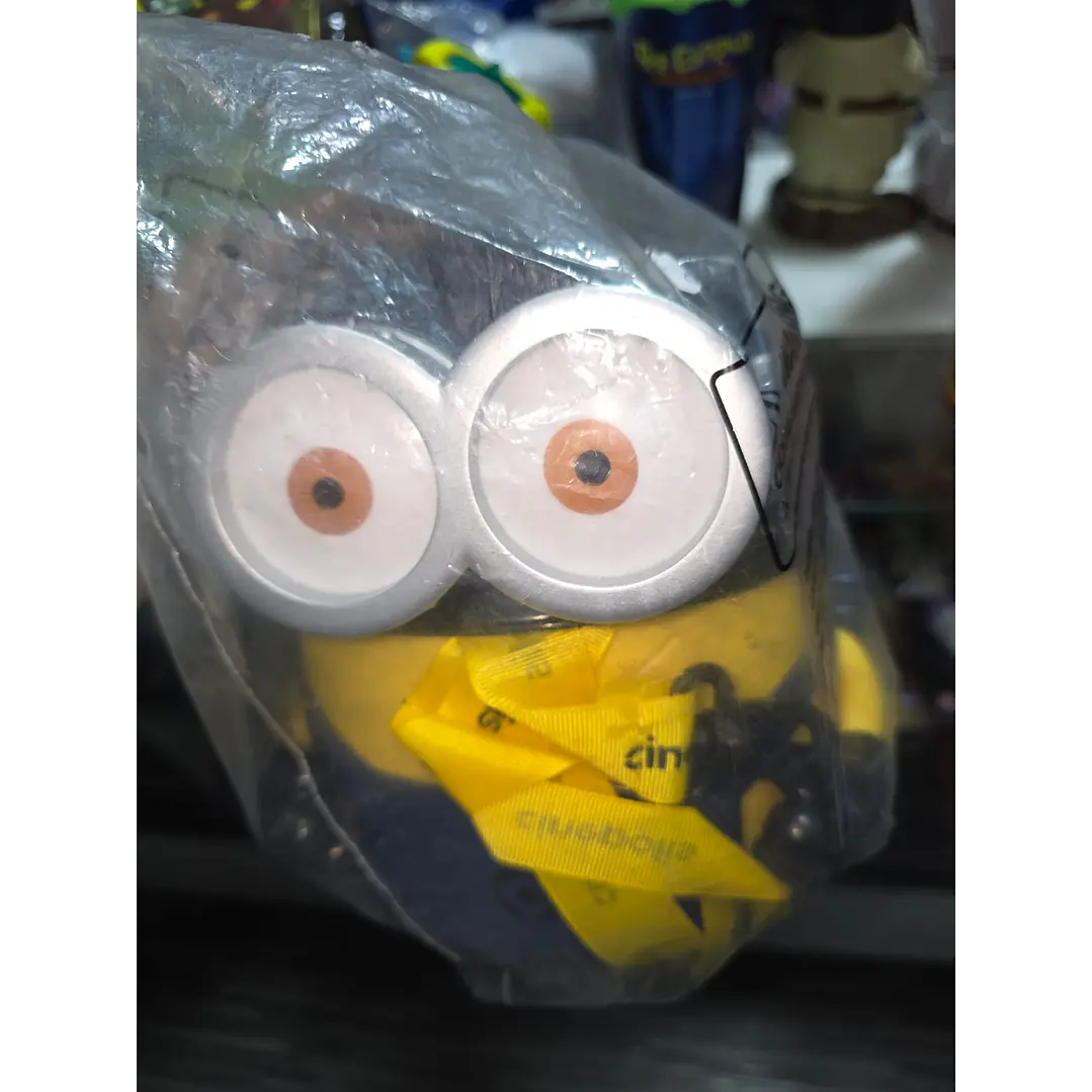 palomera oficial de Minion en overol clásico 3