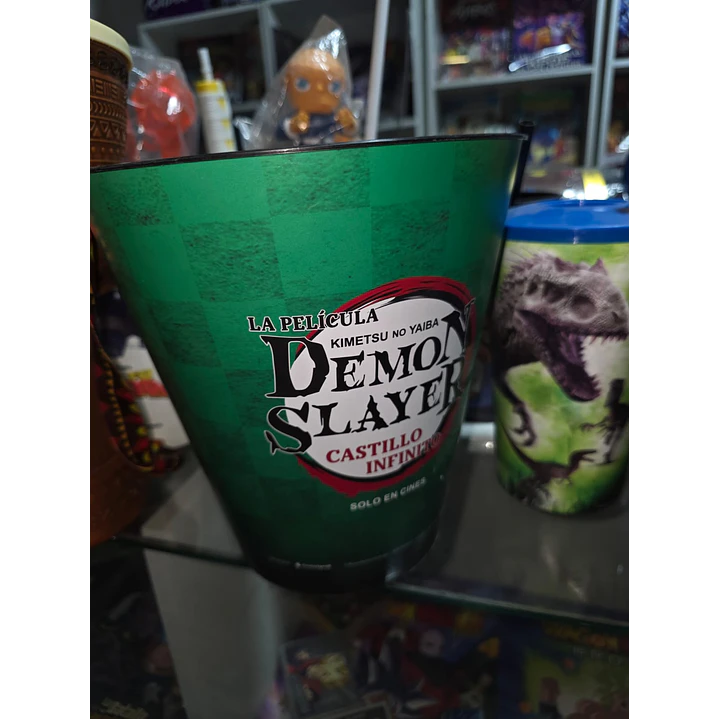 palomera) oficial de Demon Slayer: Kimetsu no Yaiba  1