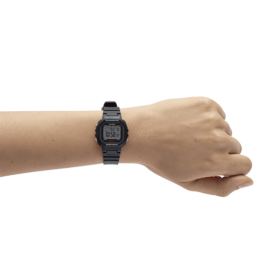 Reloj Casio La-20wh-1cdf En Resina Para Mujer Color De La Correa Negro Color Del Fondo Negro 4