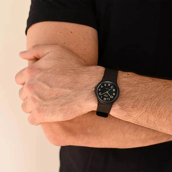 Reloj Casio MQ-24-1B2 3