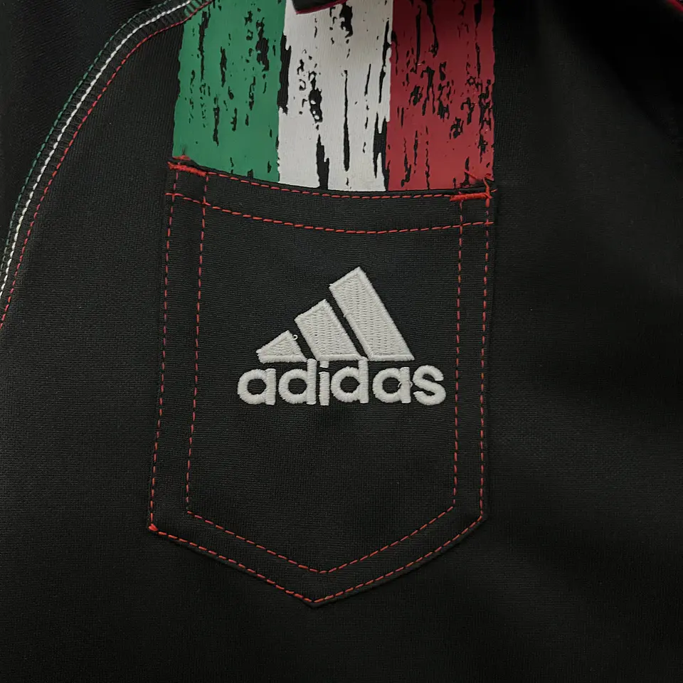 Retro del AC Milan 2012-13 2