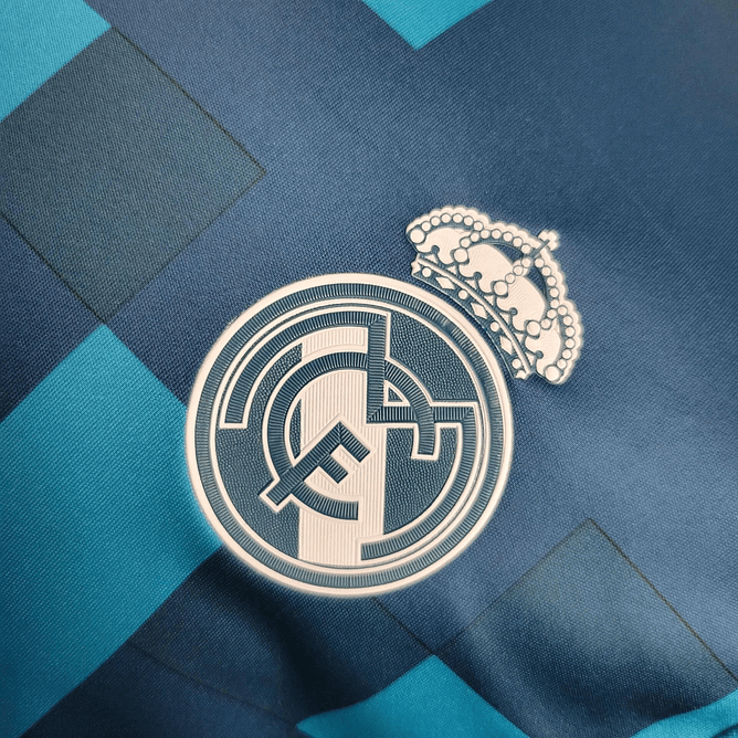 Real Madrid retro manga cumprida 2017-18 2