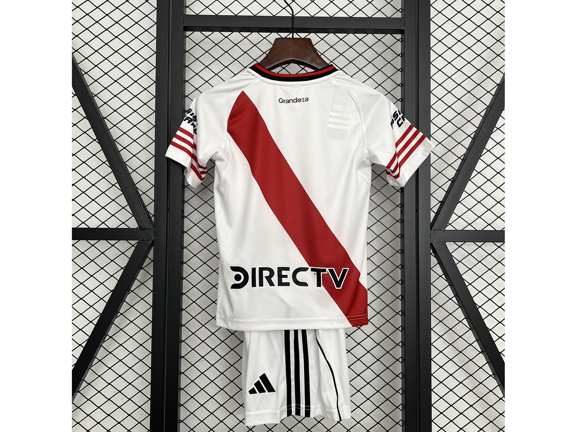 River Plate Kit Criança 2025-26 3