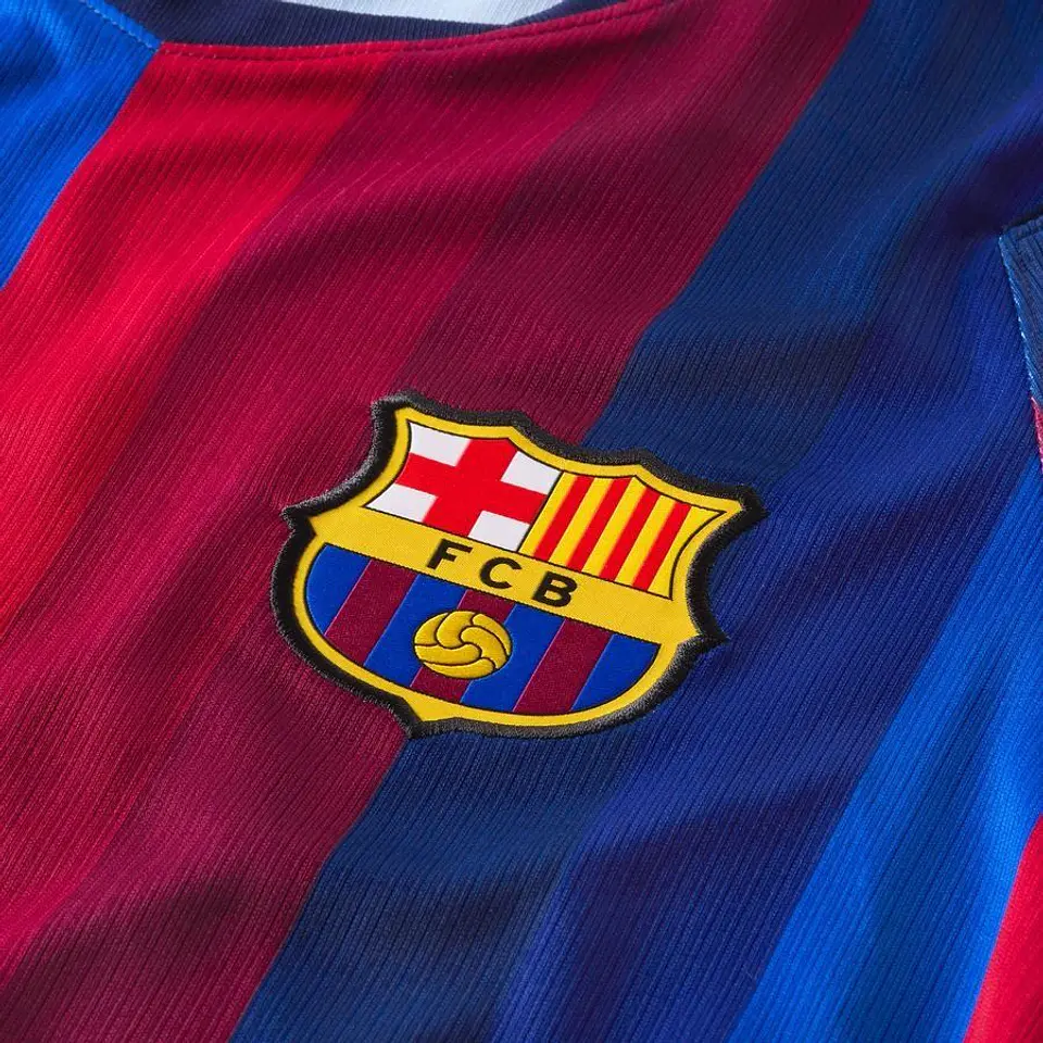 Barcelona manga cumprida 2026-27 3