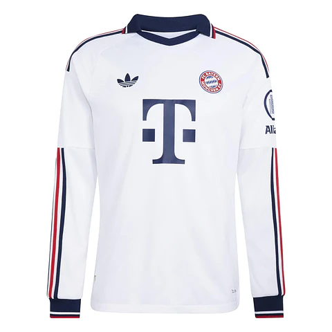 Bayern M. away manga cumprida 2026-27