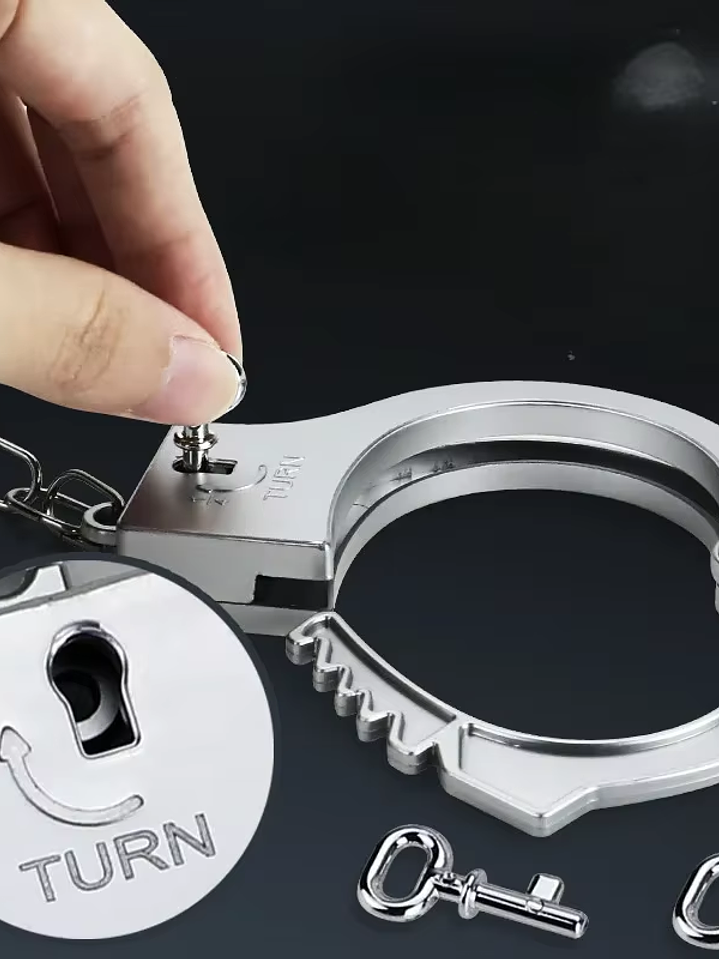 Esposas/ Marrocas de Policía Efecto realista 6