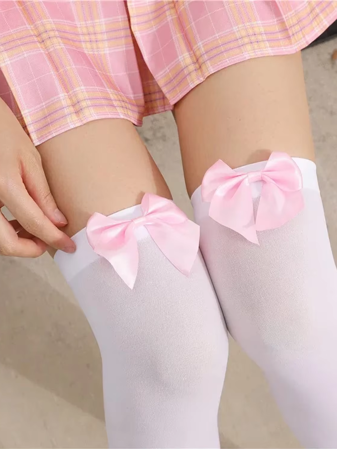 Medias Largas Blancas Con Lazo Rojo/ Rosa 5