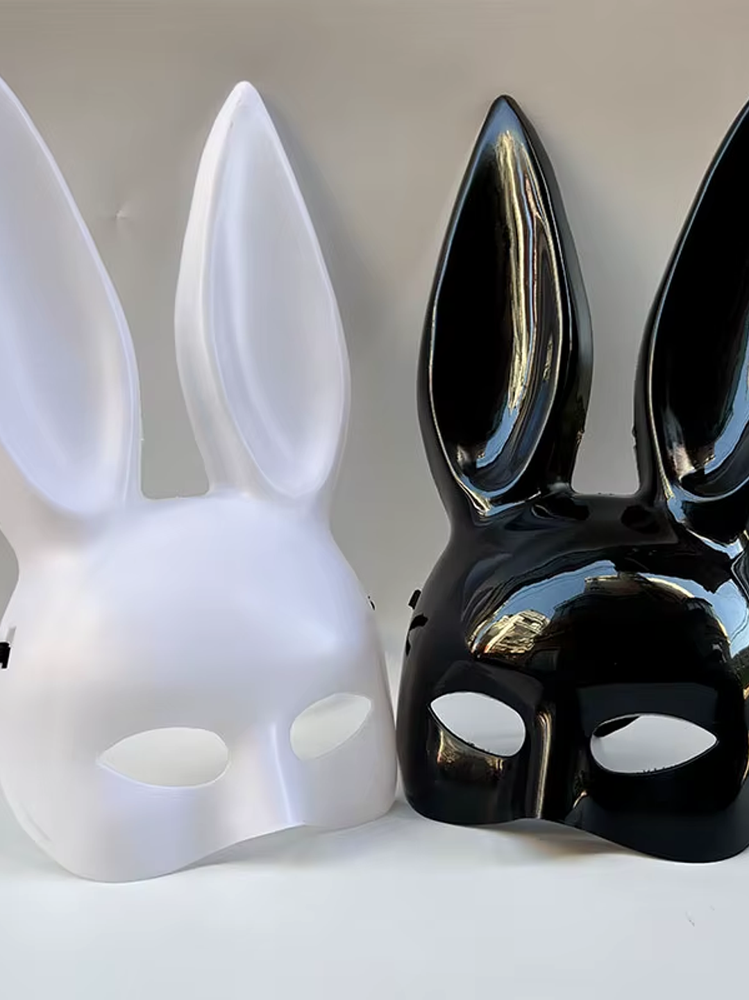 BUNNY MASCARA CON OREJAS DE CONEJITO SNOW  1