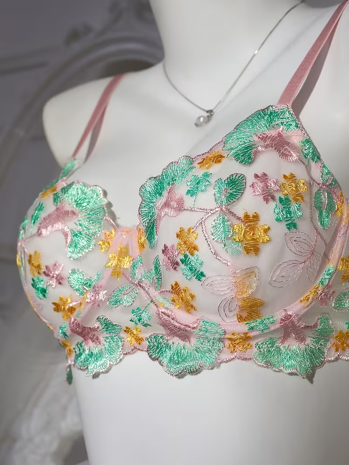 LUCERO Conjunto de Encaje Floral pastel con portaliga 4