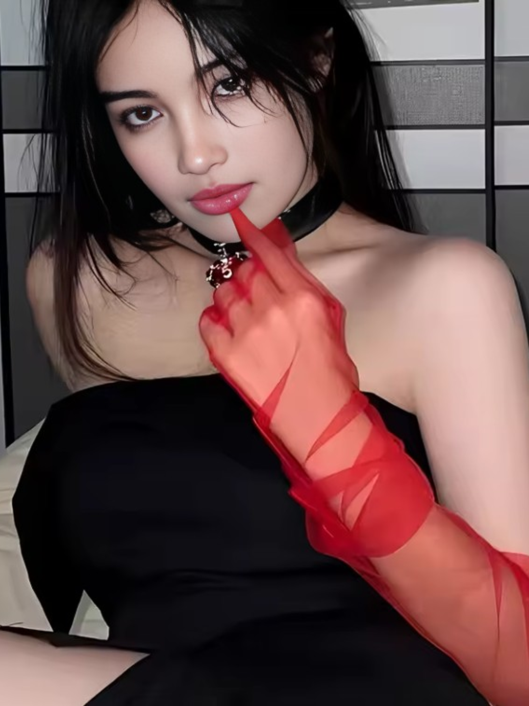 MILA GUANTES LARGOS DE TULL ROJO Y NEGRO 2