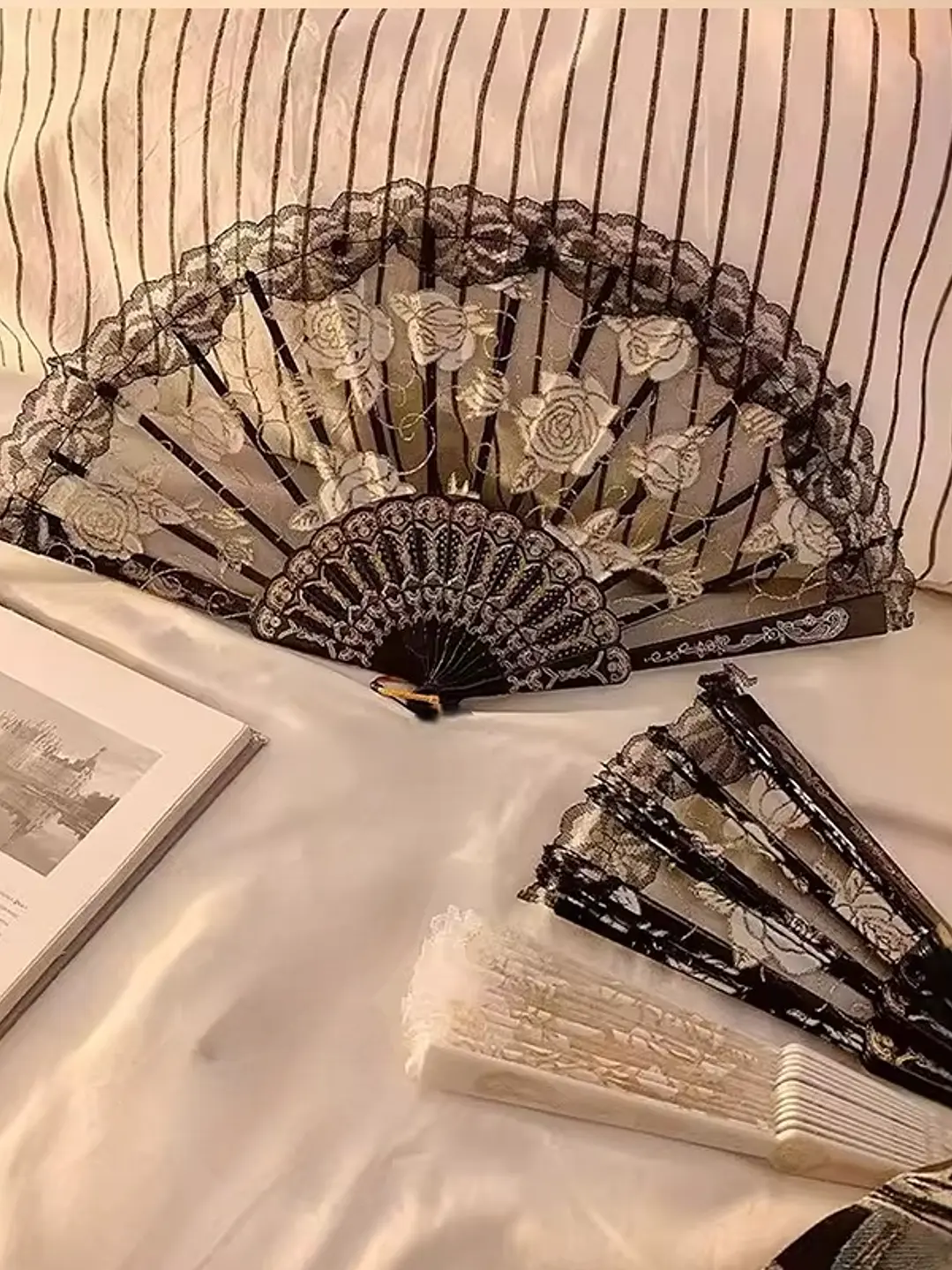  ABANICO ENCAJE FLORAL - BRISA 2