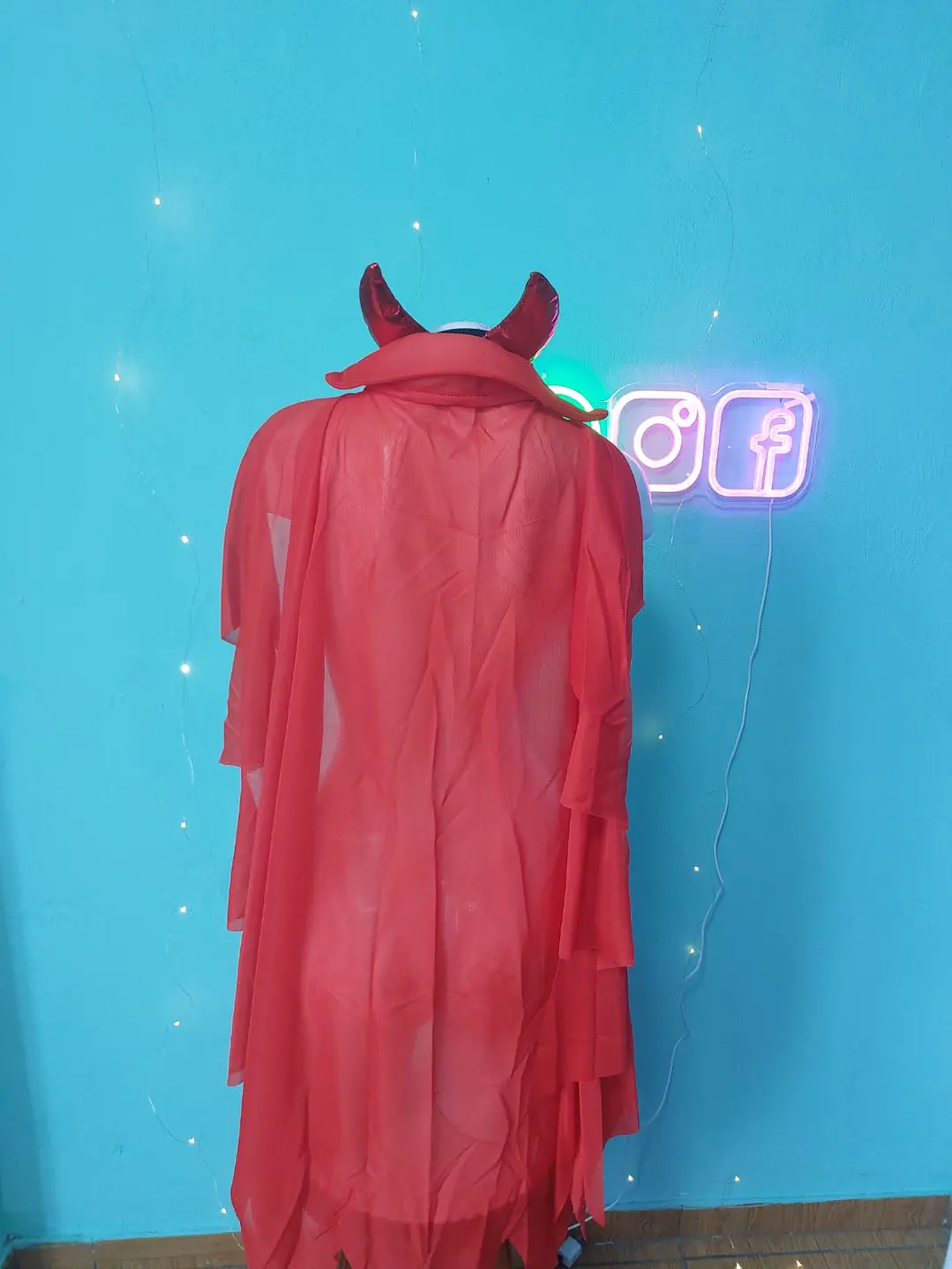 SET DE 3 PIEZAS PARA DIABLA  CAPA + TRIDENTE + DIADEMA DIABLURA WOMAN 4