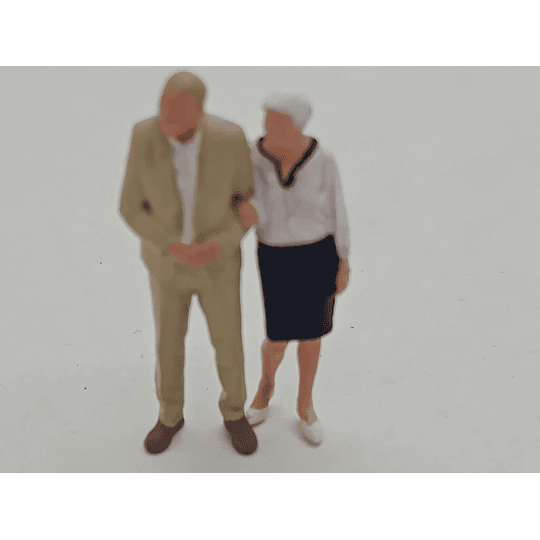 Figura de un pareja mayor en escala HO