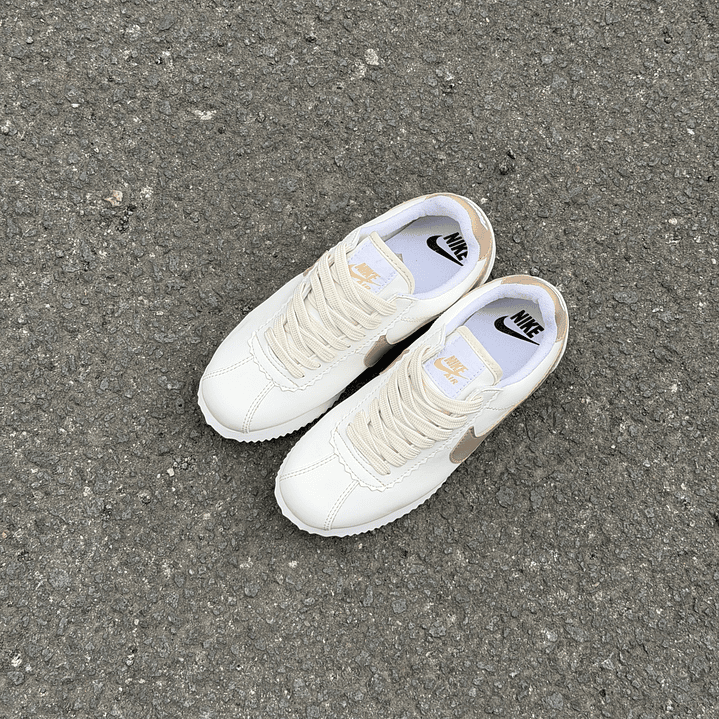 Nike borrador rosa 3