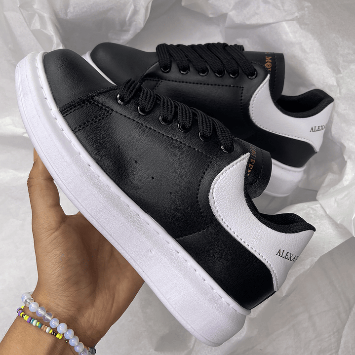 McQueen total negro 1