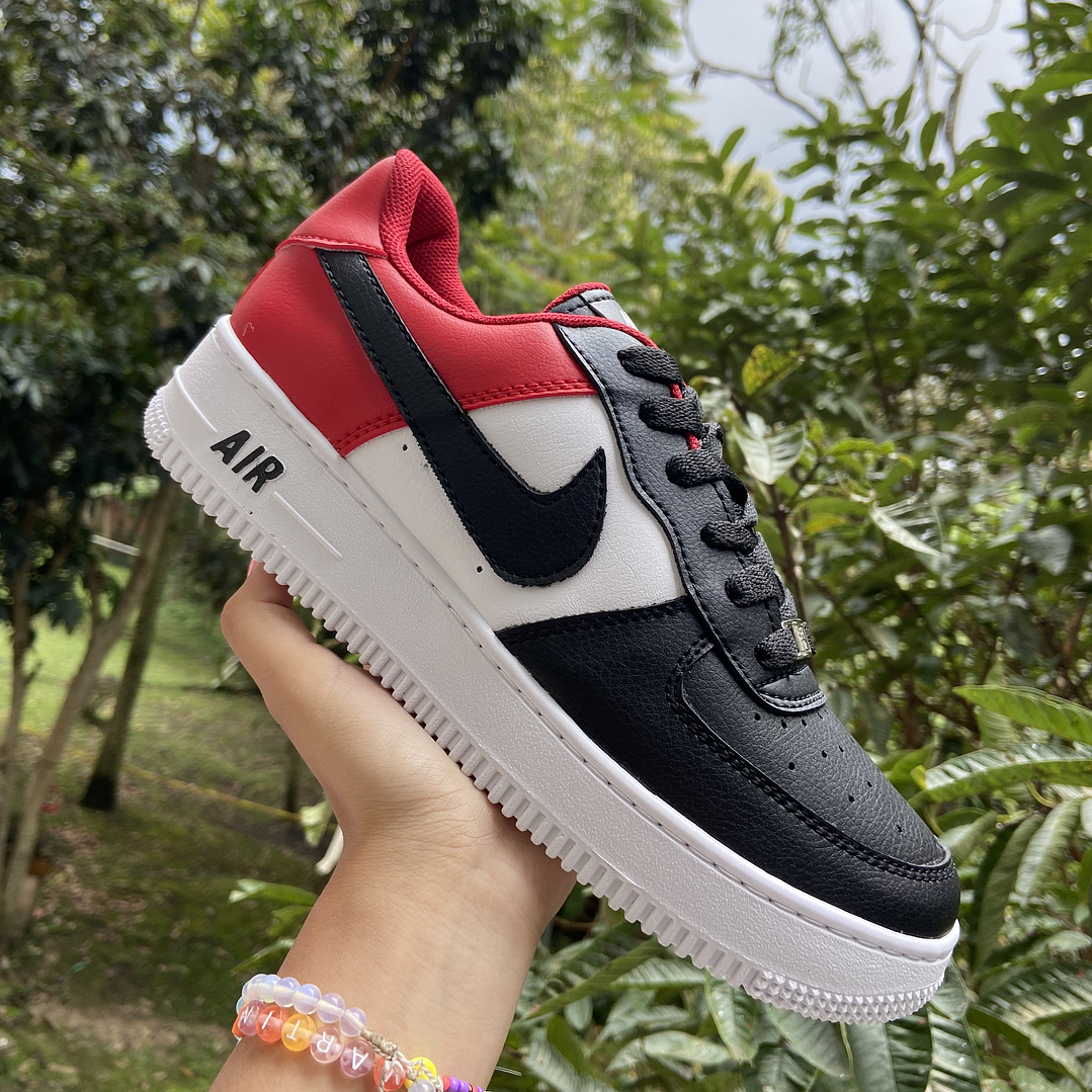 af1 negro y rojo  1