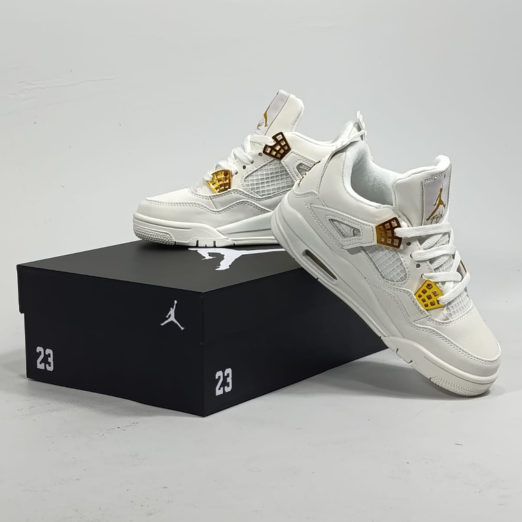 NK JORDAN RETRO 4 BEIGE/DORADO 1
