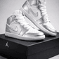  NK JORDAN RETRO 1 BLANCO/PLATEADO - Miniatura 2