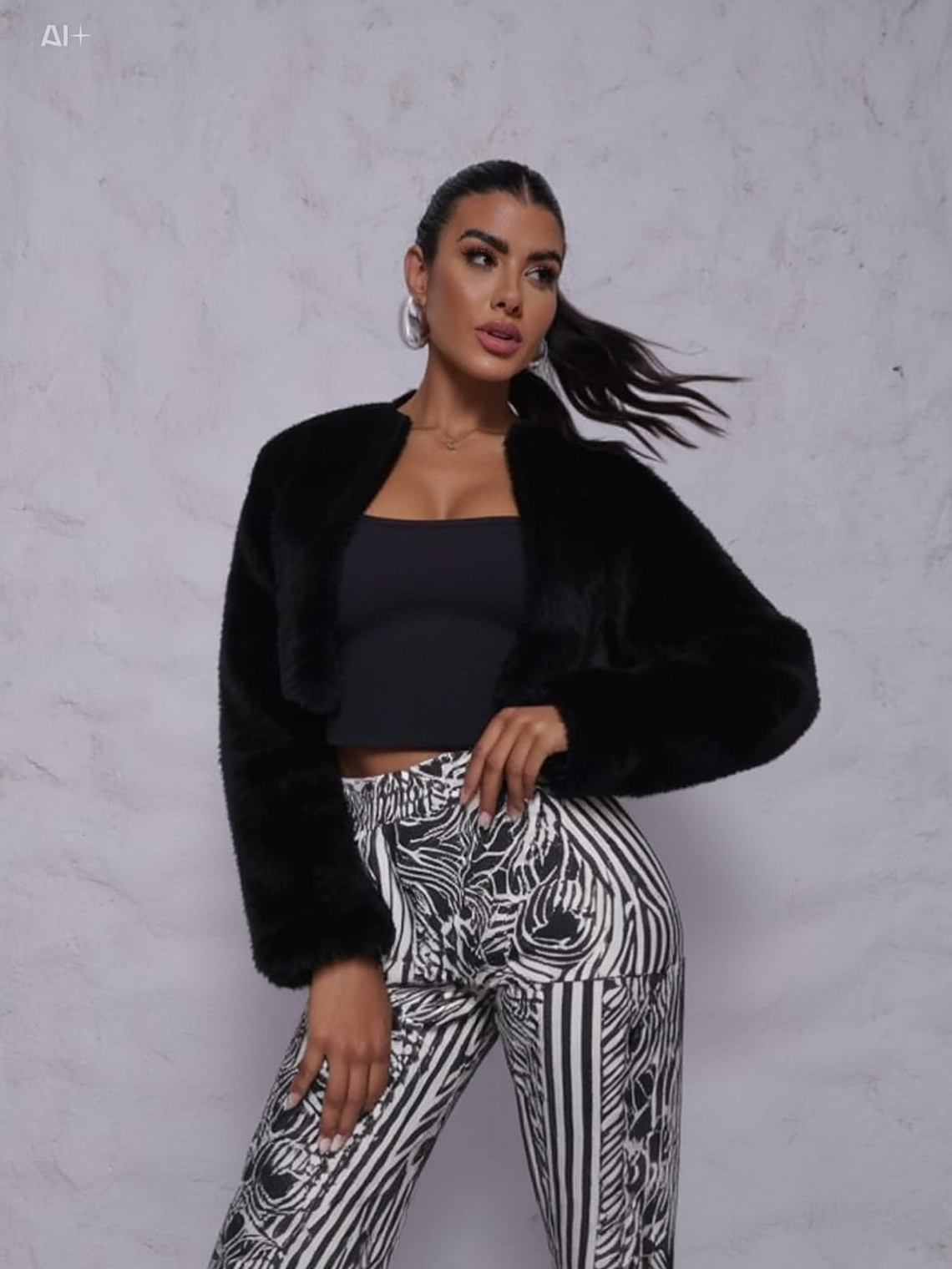 ABRIGO  DE PIEL CORTO  2