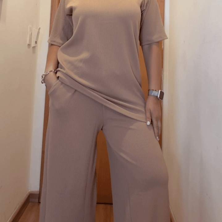 Conjunto Palazo Overzize Camel 1