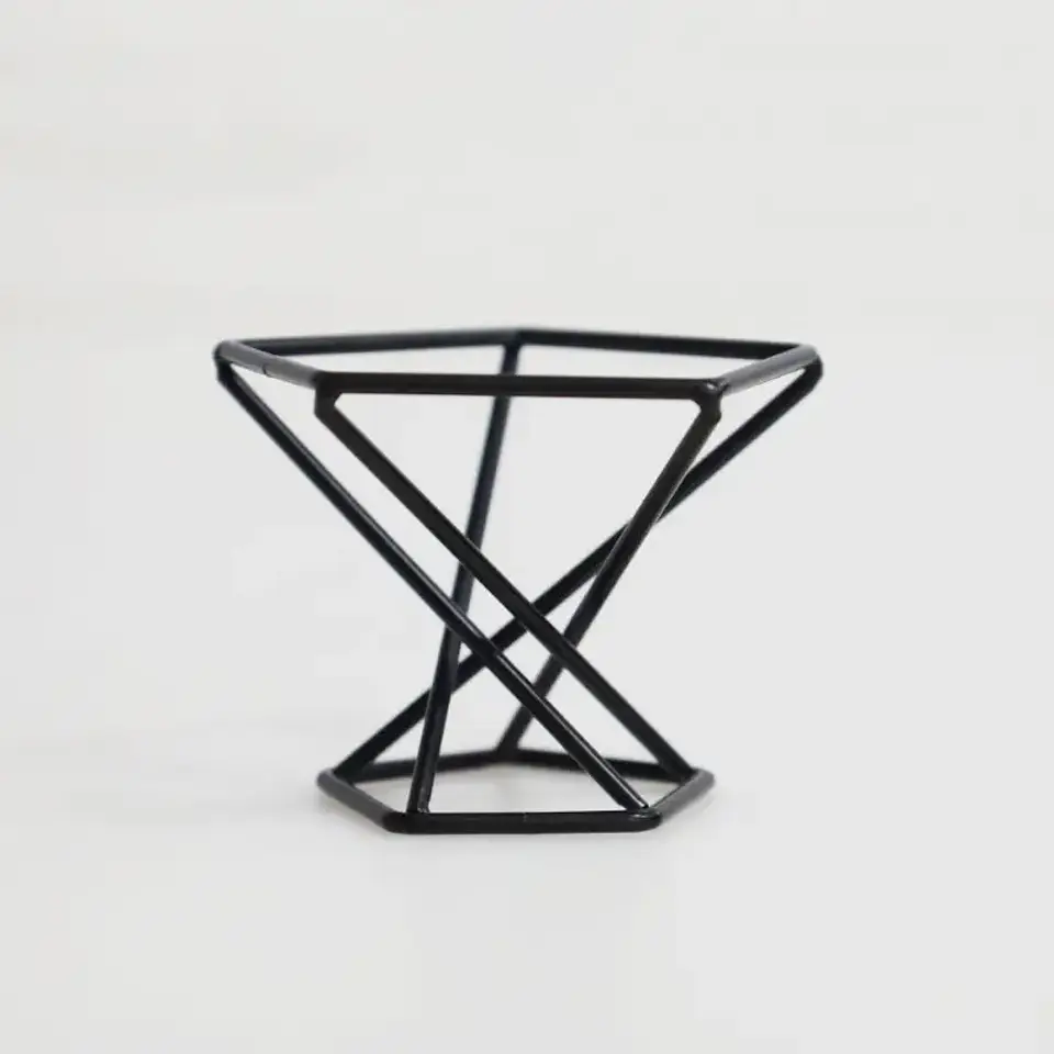 Suporte de Metal Geométrico para Plantas Aéreas 2