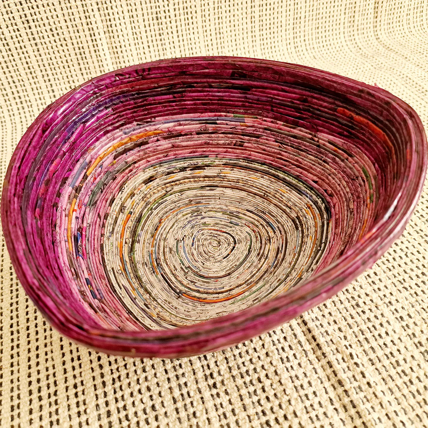 Decorative bowl made from recycled paper - Sri Lankan crafts 2
