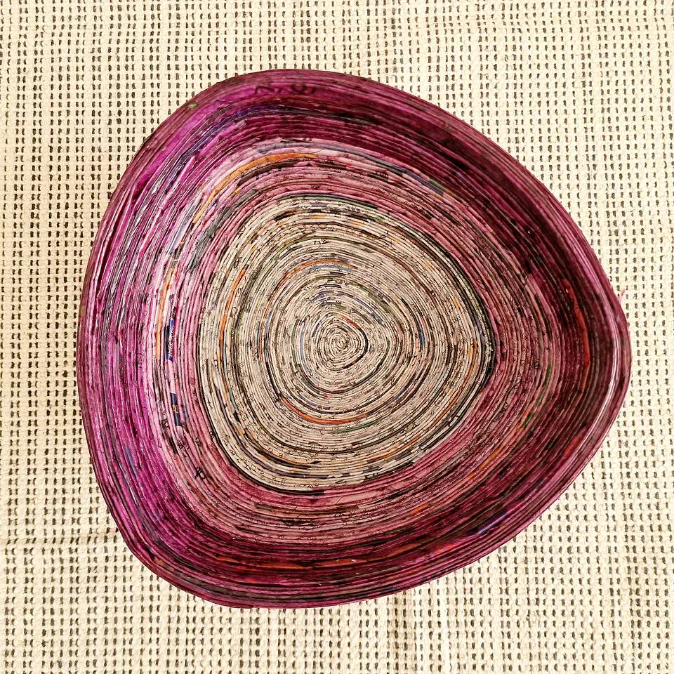Decorative bowl made from recycled paper - Sri Lankan crafts 3