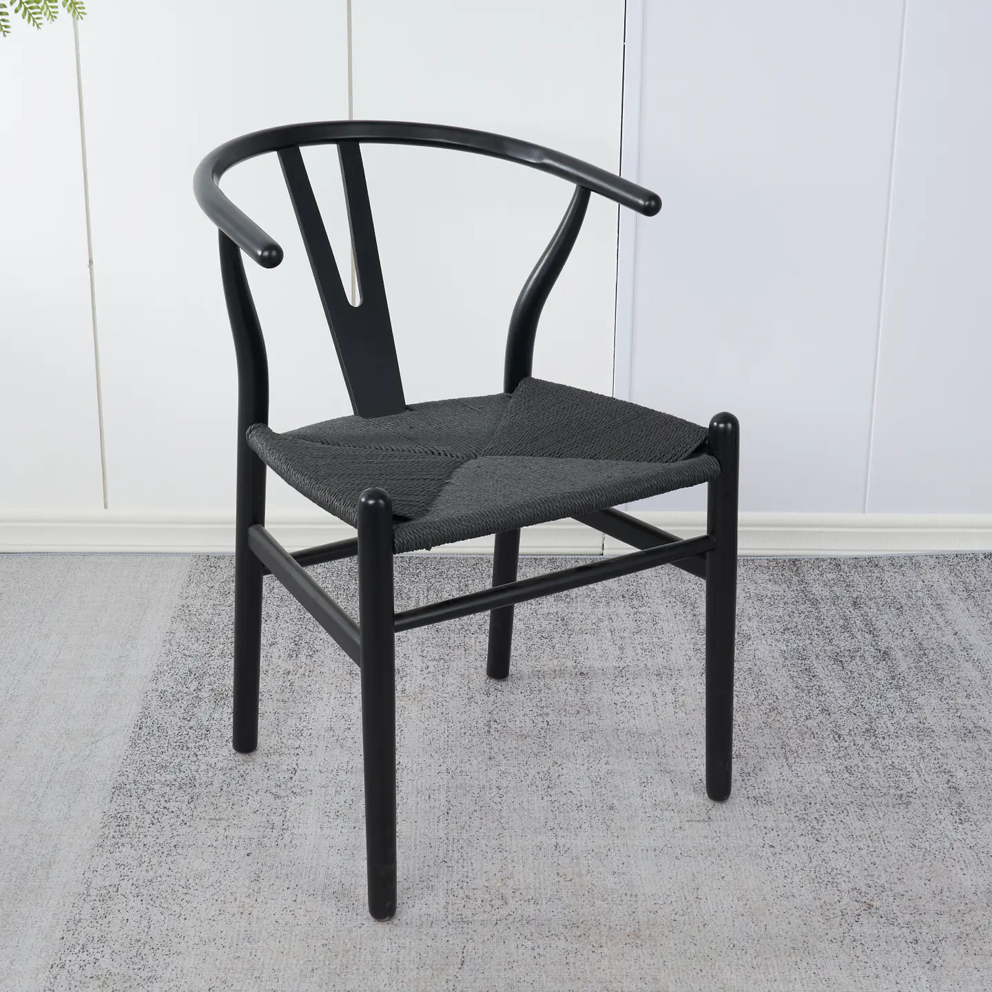 Silla Wishbone Rattan - Negra con hilo negro 4
