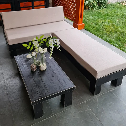 Terraza Balcón en L - Madera Negra con bordes gastados