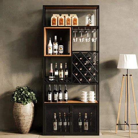 Bar y Cava de Vinos, Licores, copas y vasos.