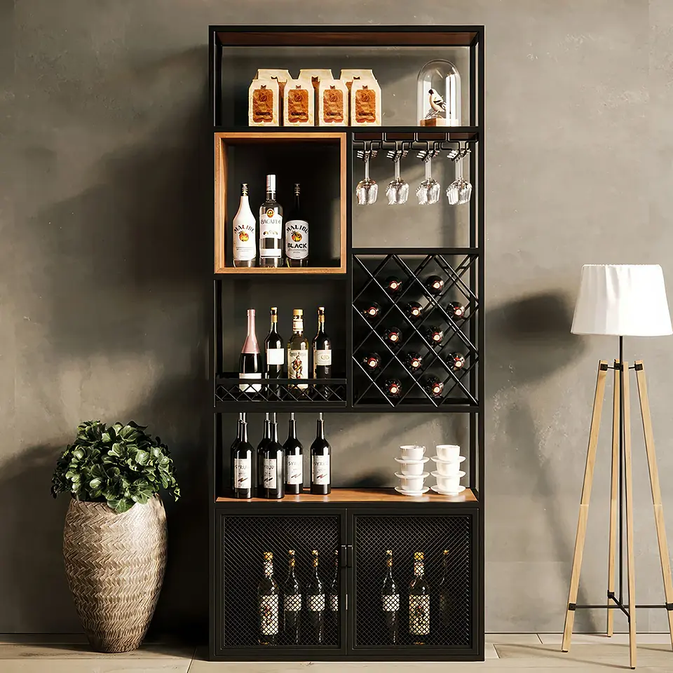 Bar y Cava de Vinos, Licores, copas y vasos. 1