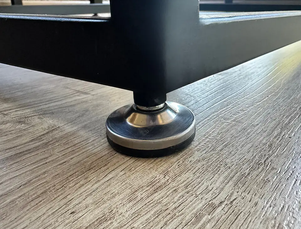 Mesa de Comedor Redonda Chillan de Madera y Metal 3