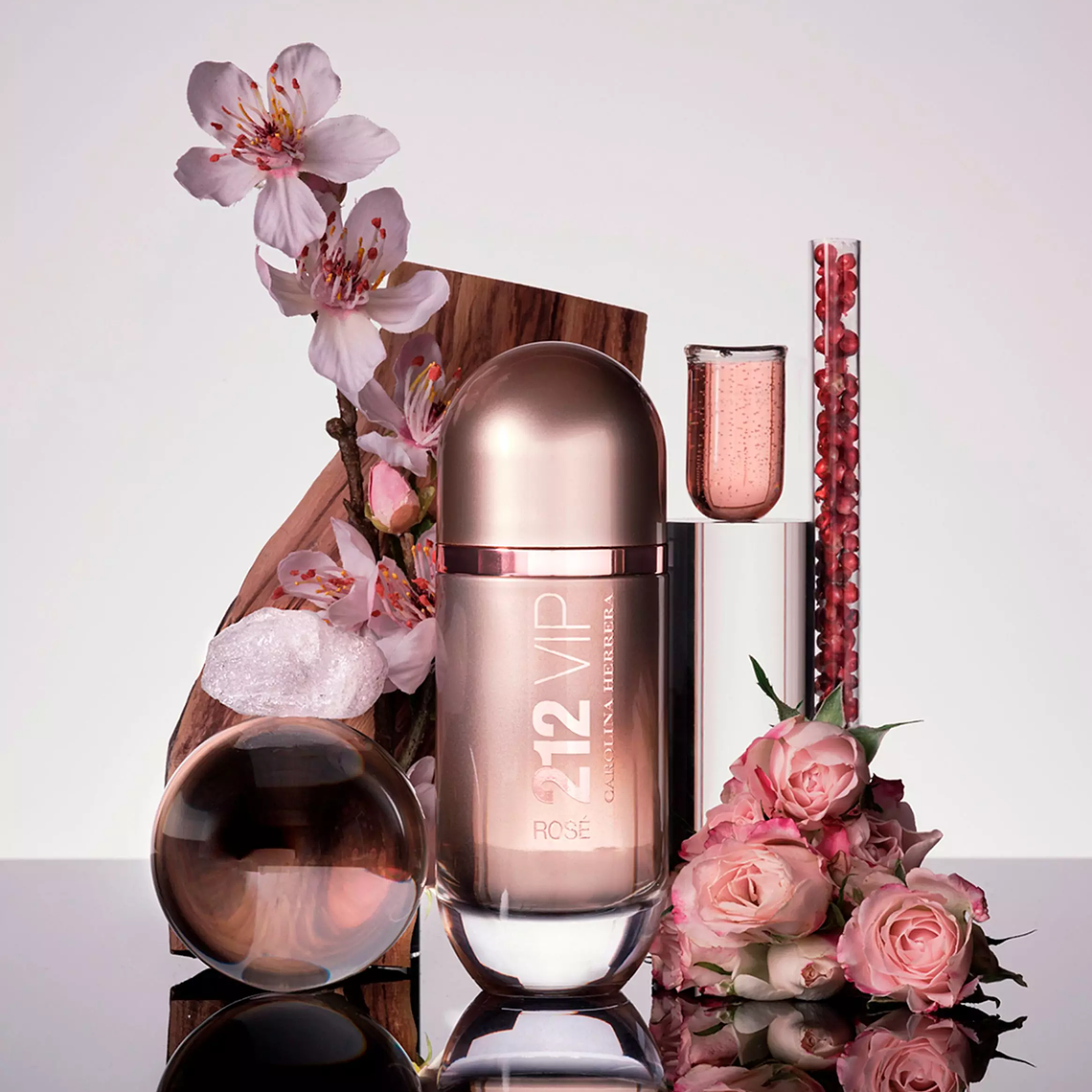 Perfume Carolina Herrera 212 VIP Rosé 80 ml EDP Mujer 3