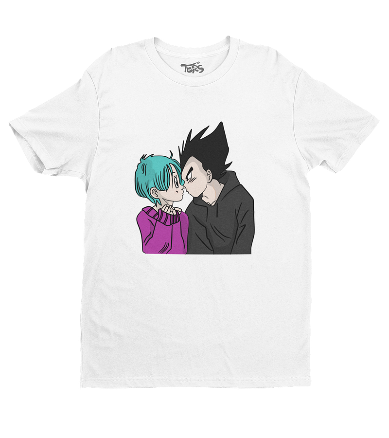 Polera Vegata y Bulma Enamorados