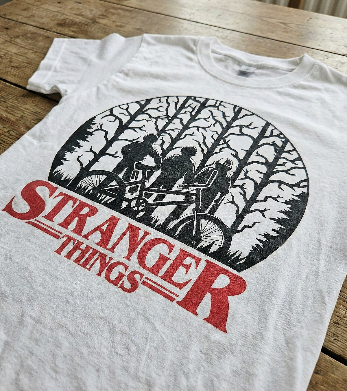 Polera Cosas Extrañas En El Bosque