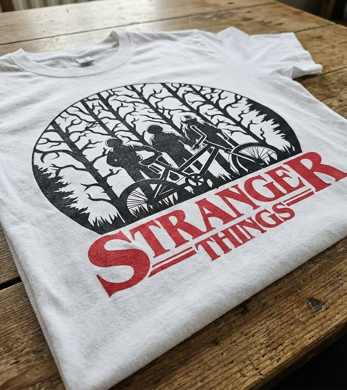 Polera Cosas Extrañas En El Bosque