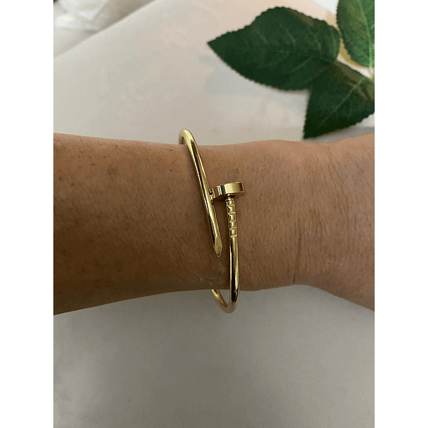 pulsera esclava abierta clavo 5