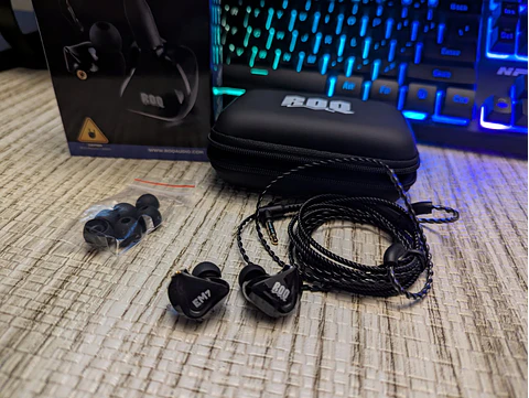 Monitores intrauditivos In Ear EM7 de 2 transductores