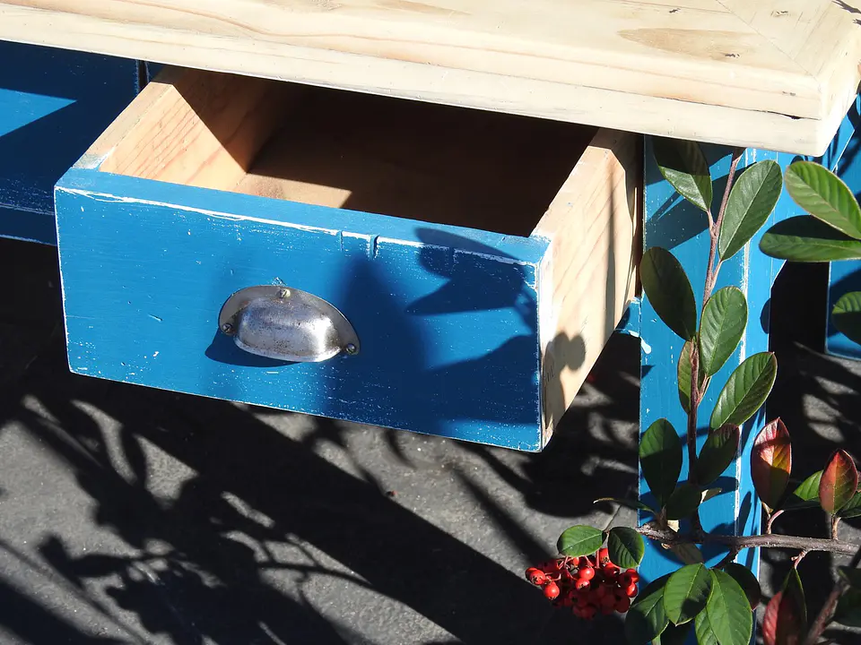 Mesa de centro em madeira flutuante azul 3