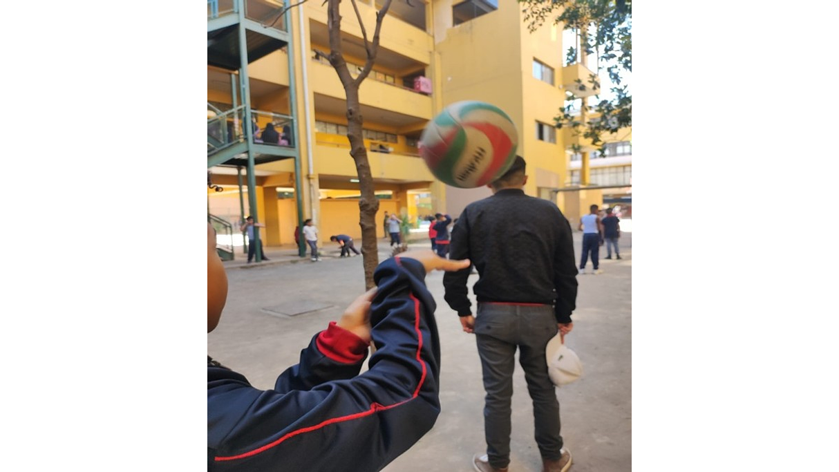 El uso de pelotas en lugares no debidos. 1