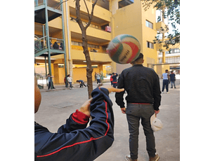 El uso de pelotas en lugares no debidos.